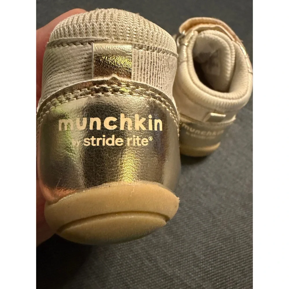 Munchkin‎ by Stride Rite Bennett Gold Glitter Sneakers Kids Size 5M MK000202